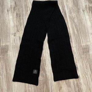 Fraas Black Scarf Elegant Accessories